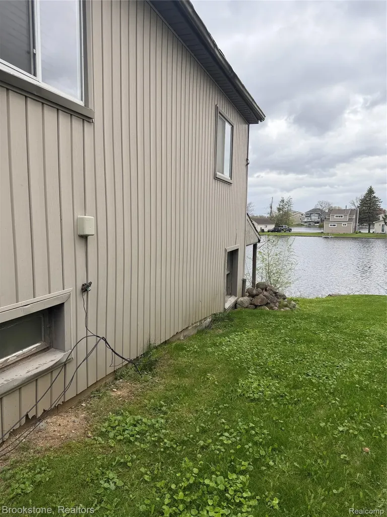 208 Brittain Drive Lake Orion Village MI 48362