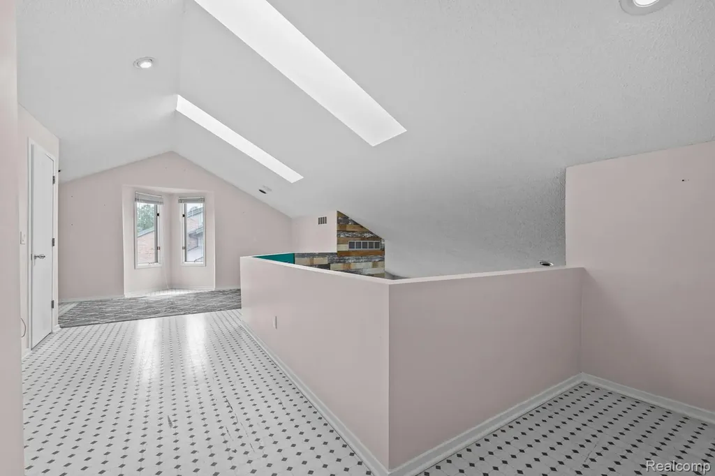 10785 Oxbow Lakeshore Drive White Lake Charter Township MI 48386