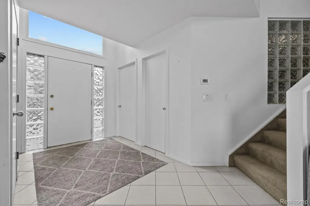 10785 Oxbow Lakeshore Drive White Lake Charter Township MI 48386