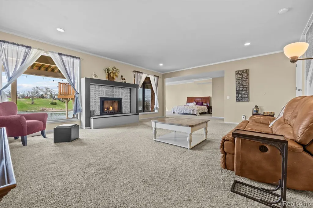 10785 Oxbow Lakeshore Drive White Lake Charter Township MI 48386