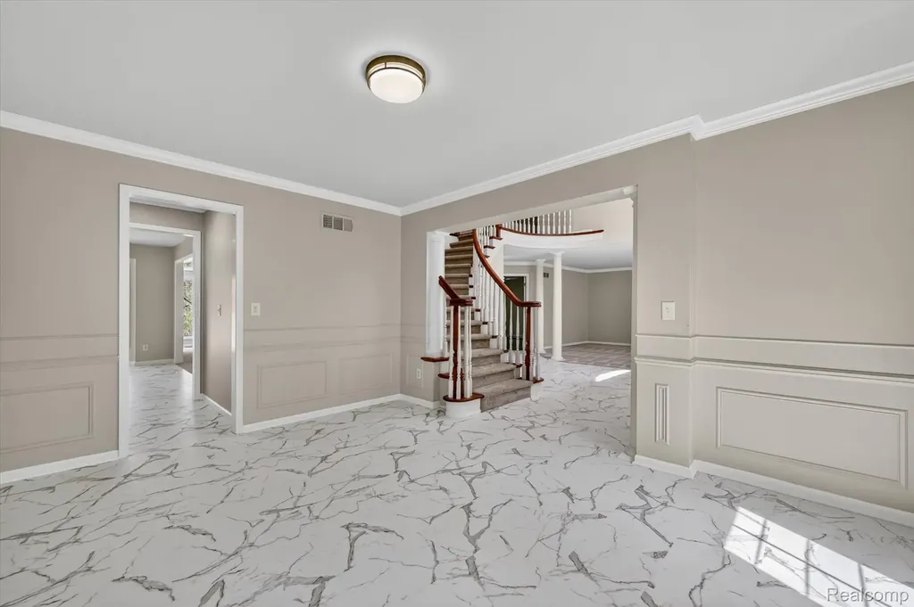 22293 Brockshire Street Novi City MI 48375