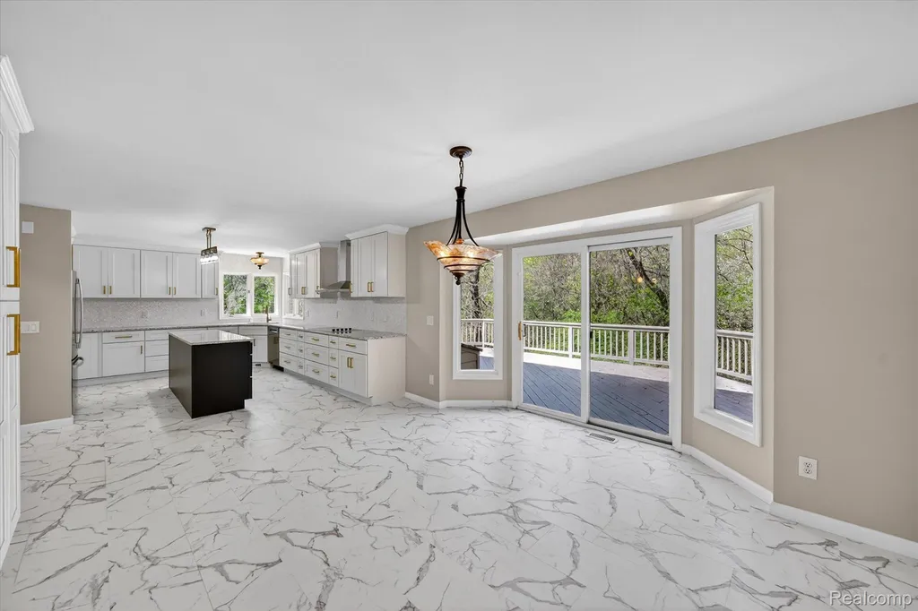 22293 Brockshire Street Novi City MI 48375