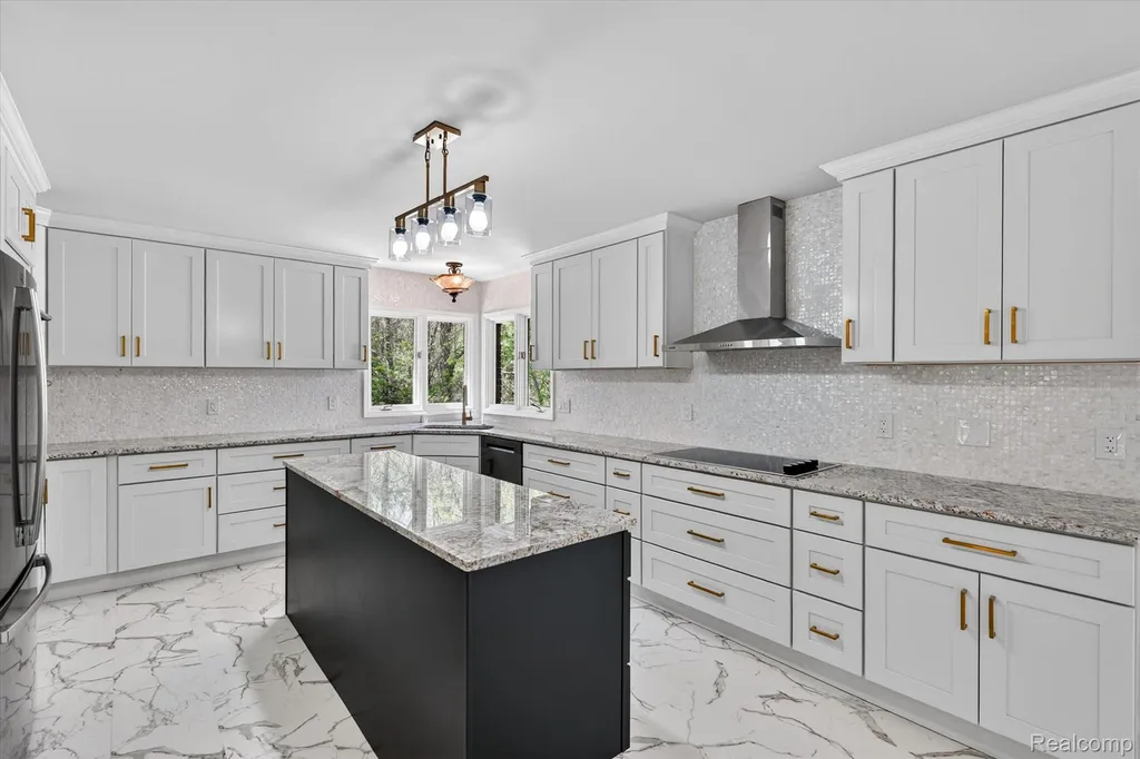 22293 Brockshire Street Novi City MI 48375