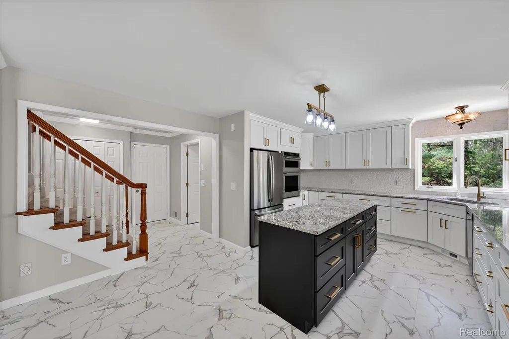 22293 Brockshire Street Novi City MI 48375