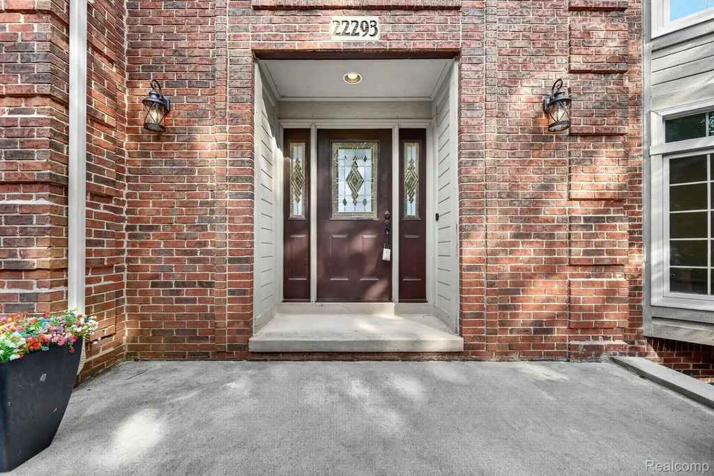 22293 Brockshire Street Novi City MI 48375