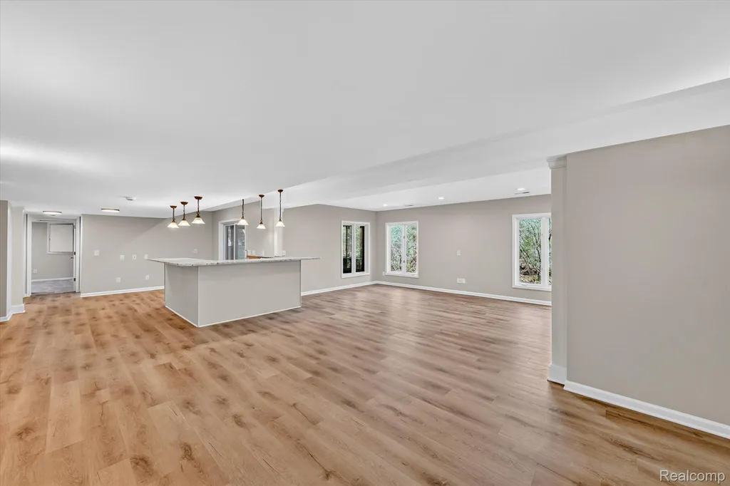 22293 Brockshire Street Novi City MI 48375