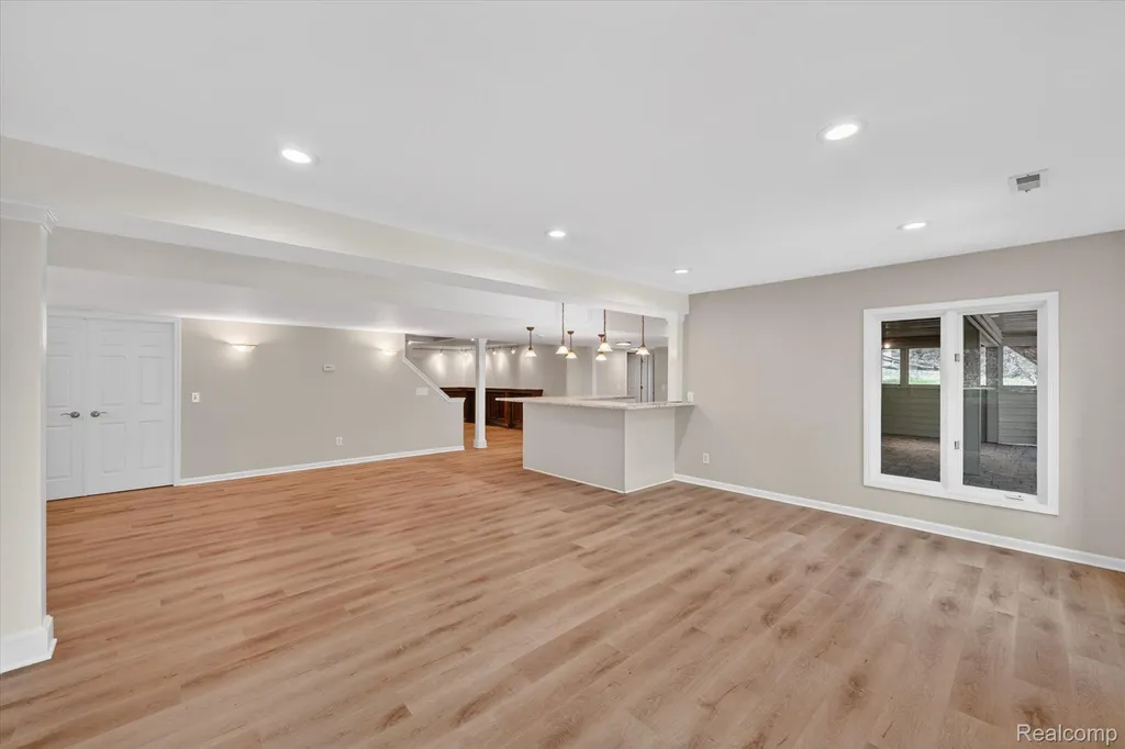22293 Brockshire Street Novi City MI 48375
