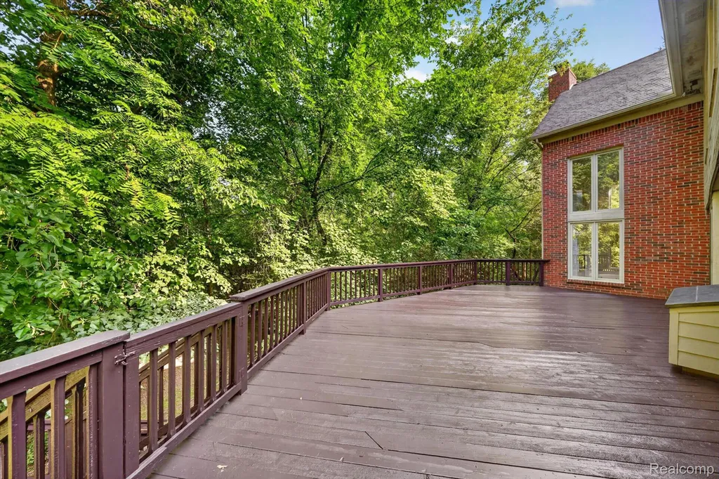 22293 Brockshire Street Novi City MI 48375