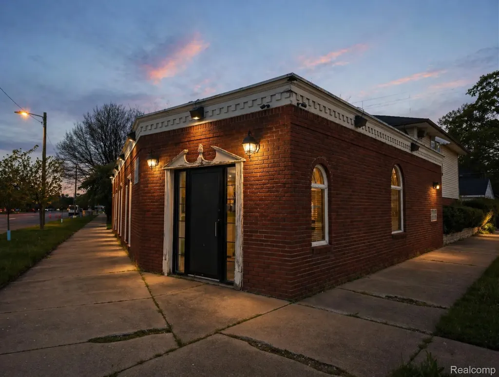 16012 Moross Road Detroit City MI 48205