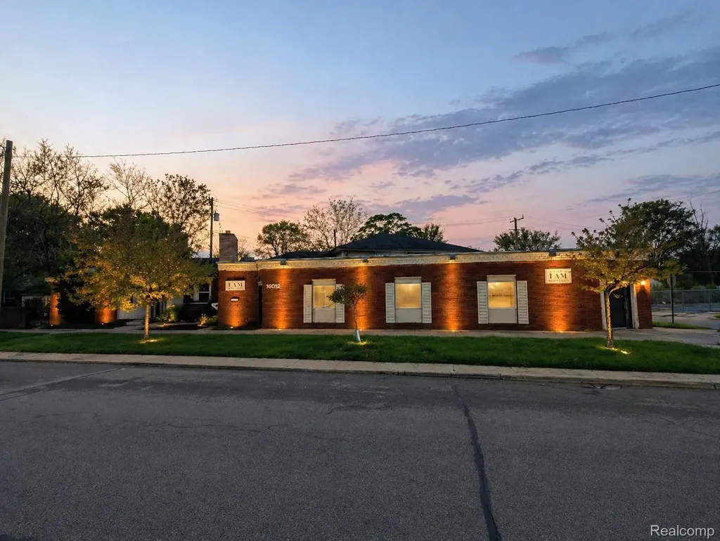 16012 Moross Road Detroit City MI 48205