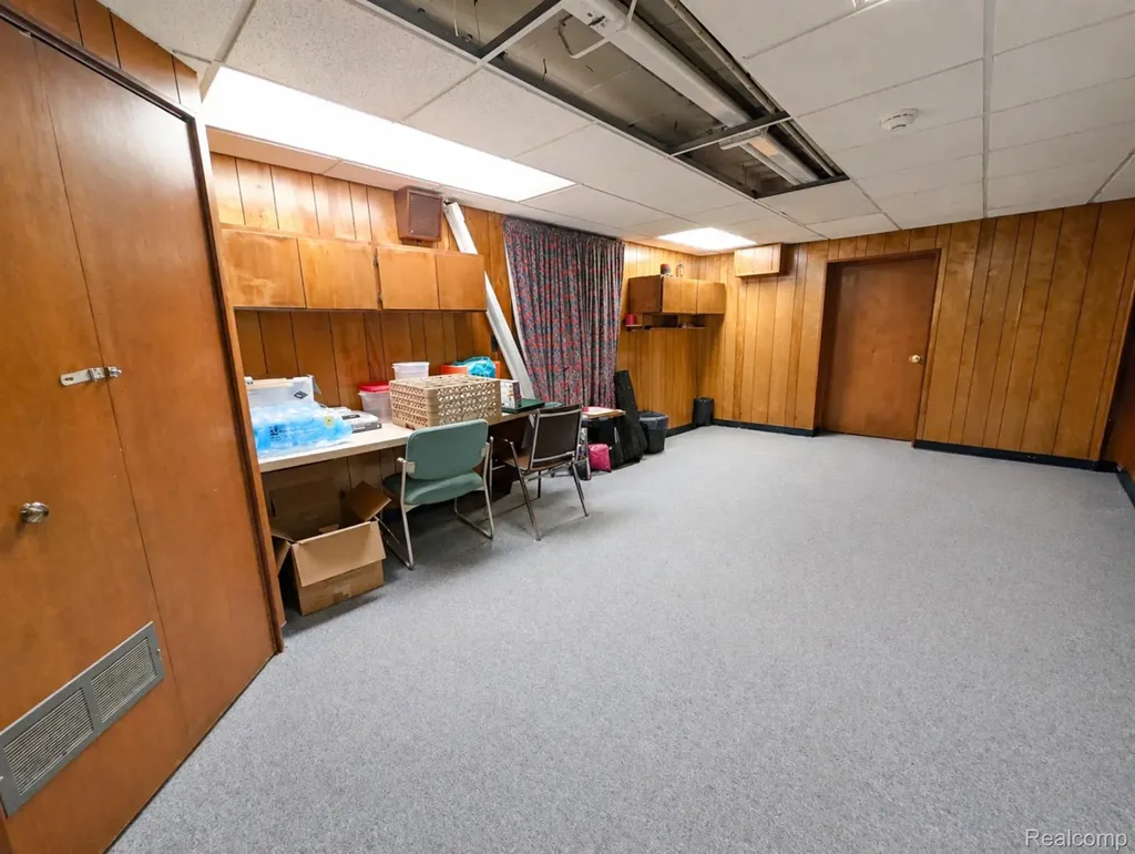 16012 Moross Road Detroit City MI 48205