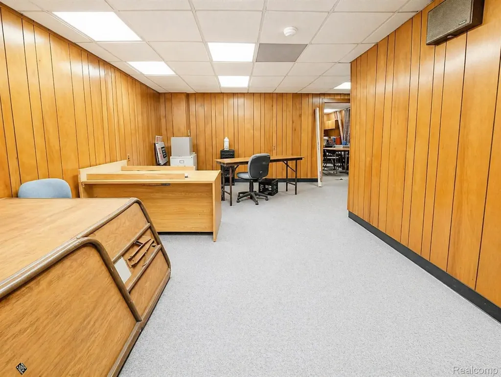16012 Moross Road Detroit City MI 48205