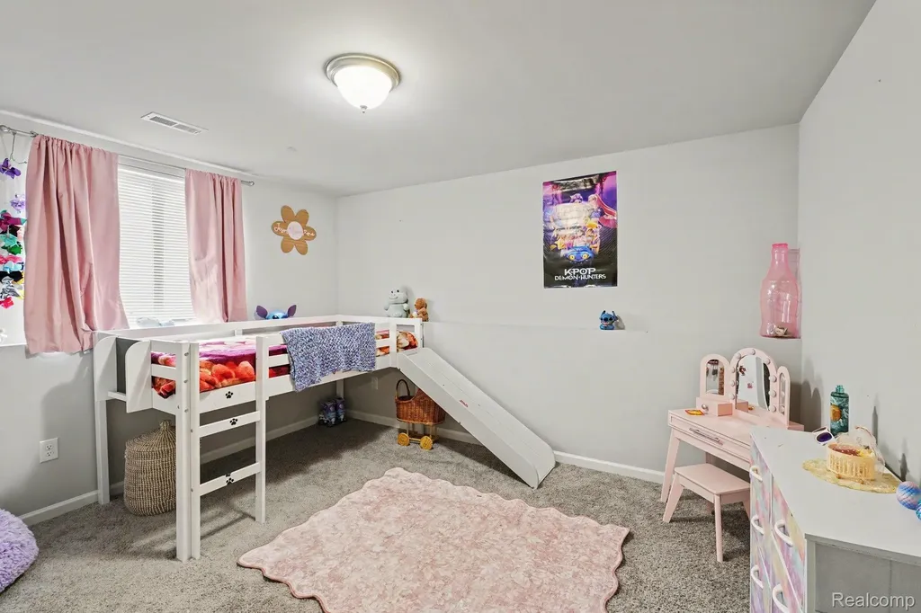 202 Creek Pointe Circle Durand City MI 48429