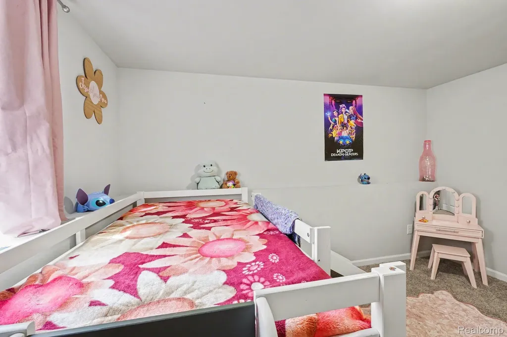 202 Creek Pointe Circle Durand City MI 48429