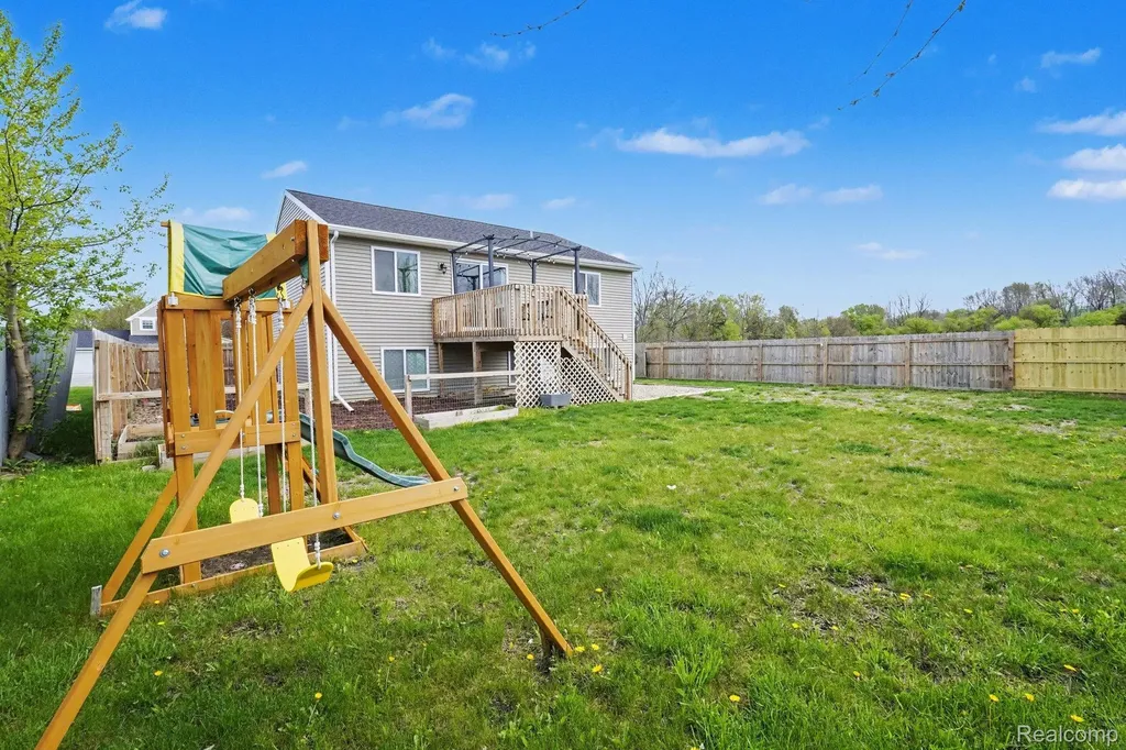 202 Creek Pointe Circle Durand City MI 48429