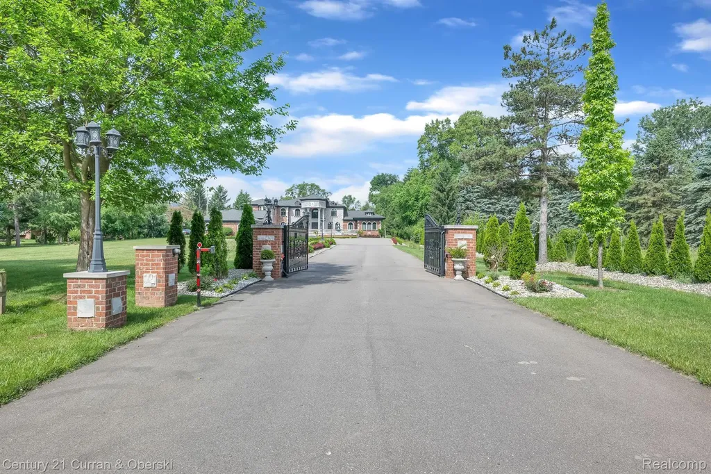 17965 Beck Road Northville Township MI 48168