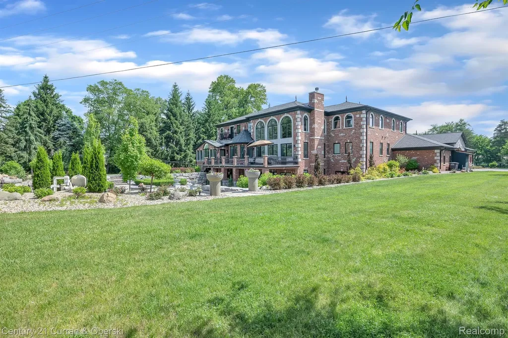 17965 Beck Road Northville Township MI 48168