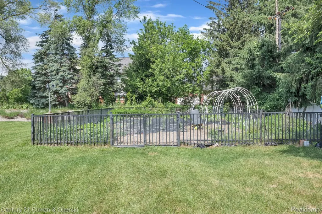 17965 Beck Road Northville Township MI 48168