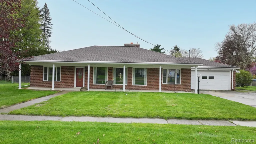 225 E Park Avenue Flushing City MI 48433