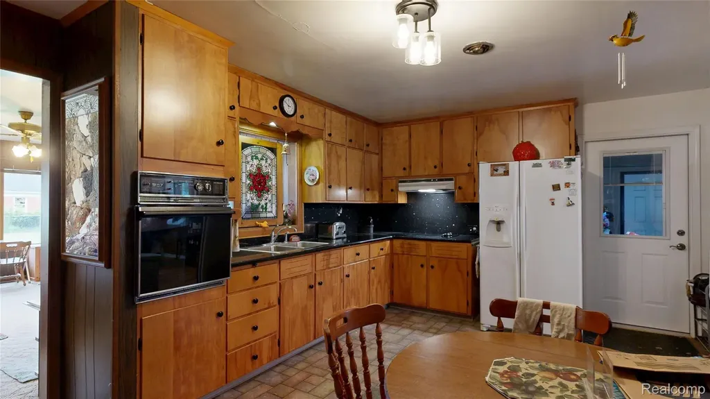 225 E Park Avenue Flushing City MI 48433