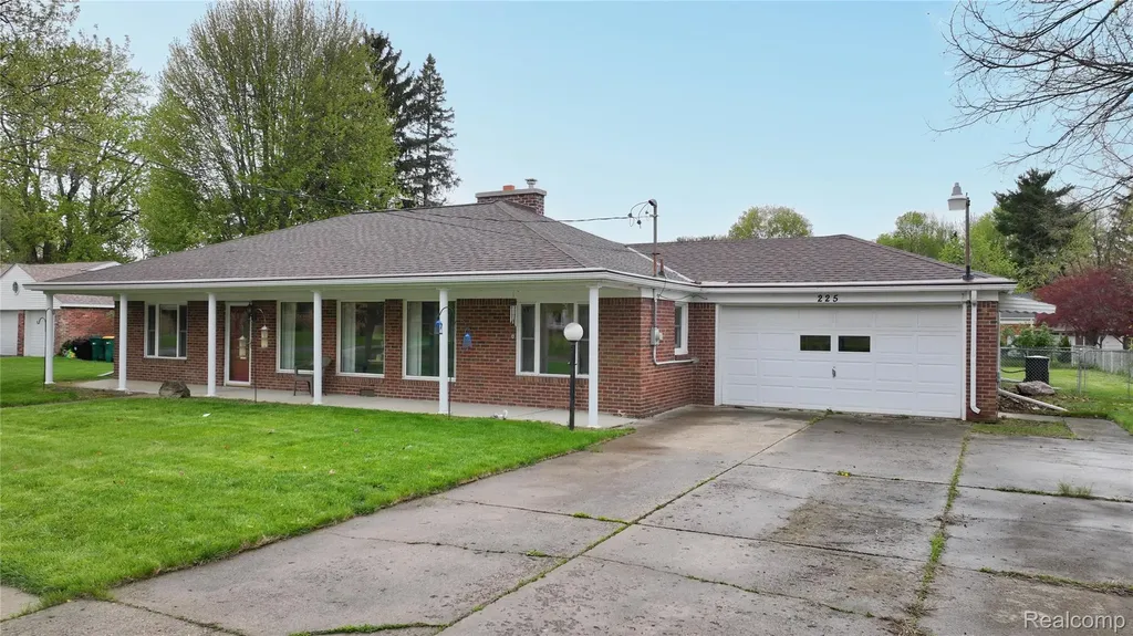 225 E Park Avenue Flushing City MI 48433