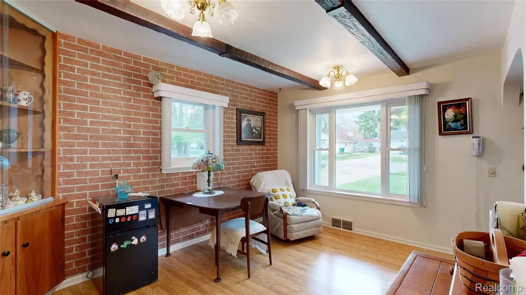 225 E Park Avenue Flushing City MI 48433