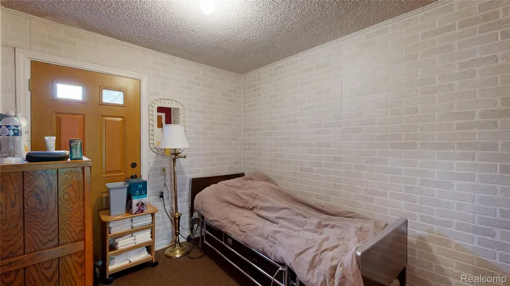 225 E Park Avenue Flushing City MI 48433