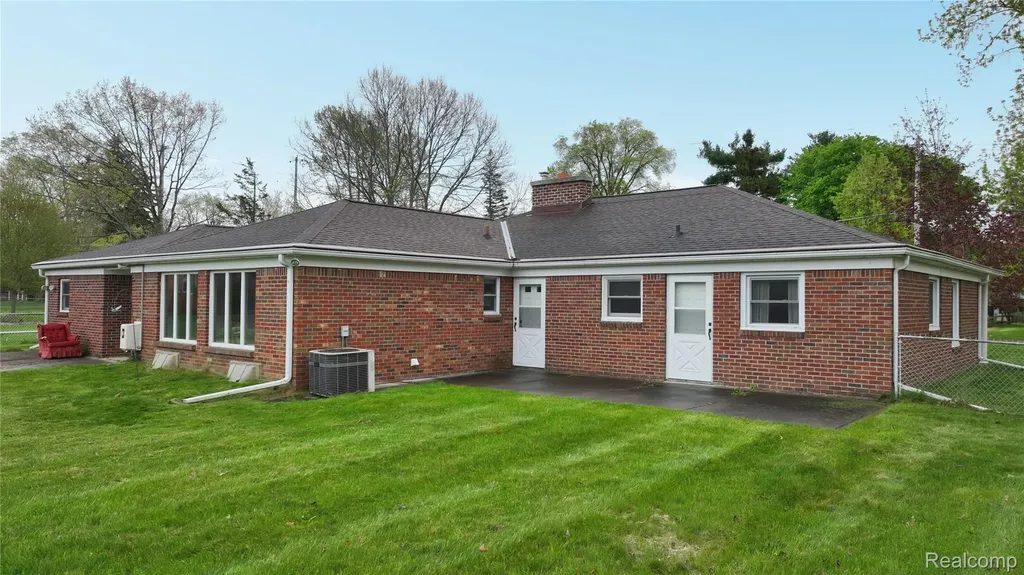 225 E Park Avenue Flushing City MI 48433