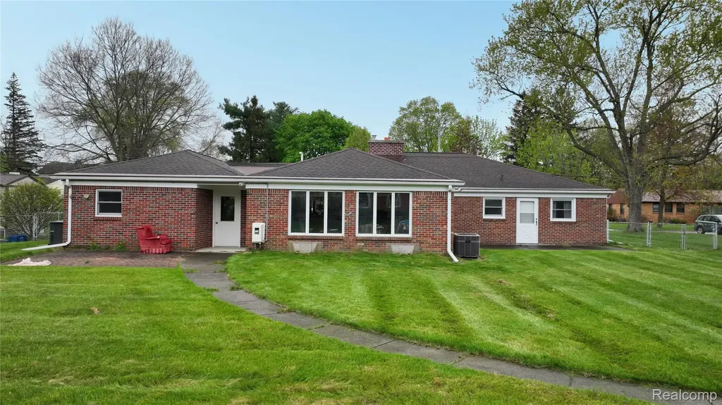 225 E Park Avenue Flushing City MI 48433