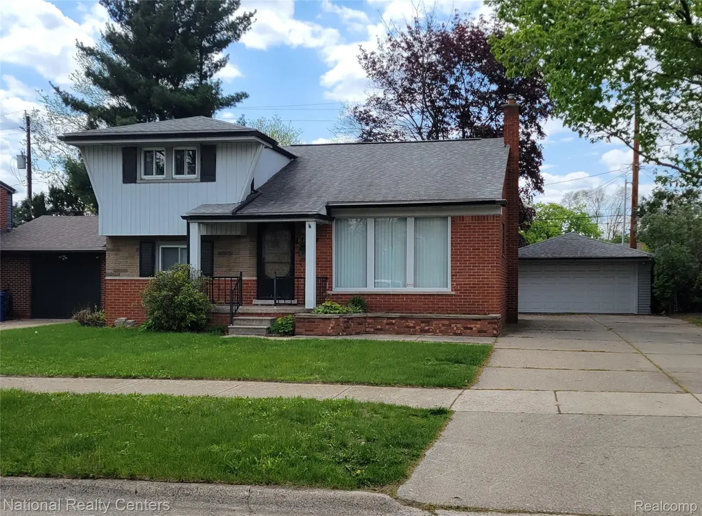 8831 Sioux Redford Charter Township MI 48239