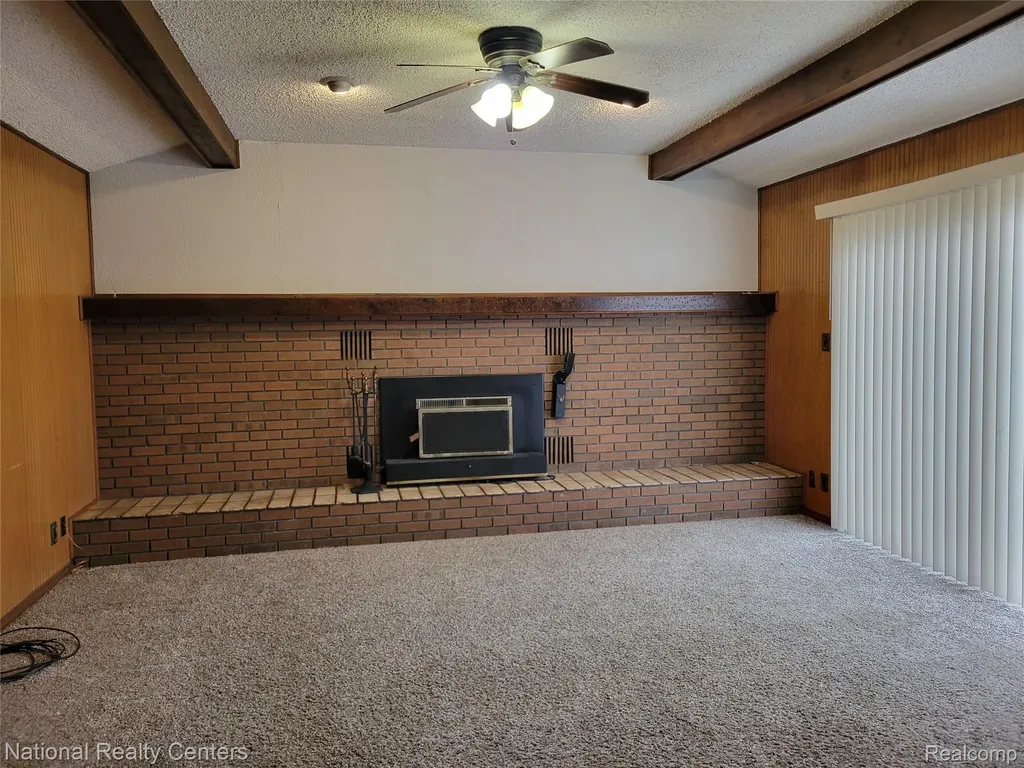 8831 Sioux Redford Charter Township MI 48239