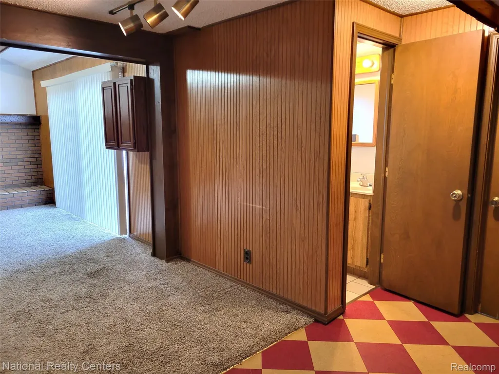 8831 Sioux Redford Charter Township MI 48239