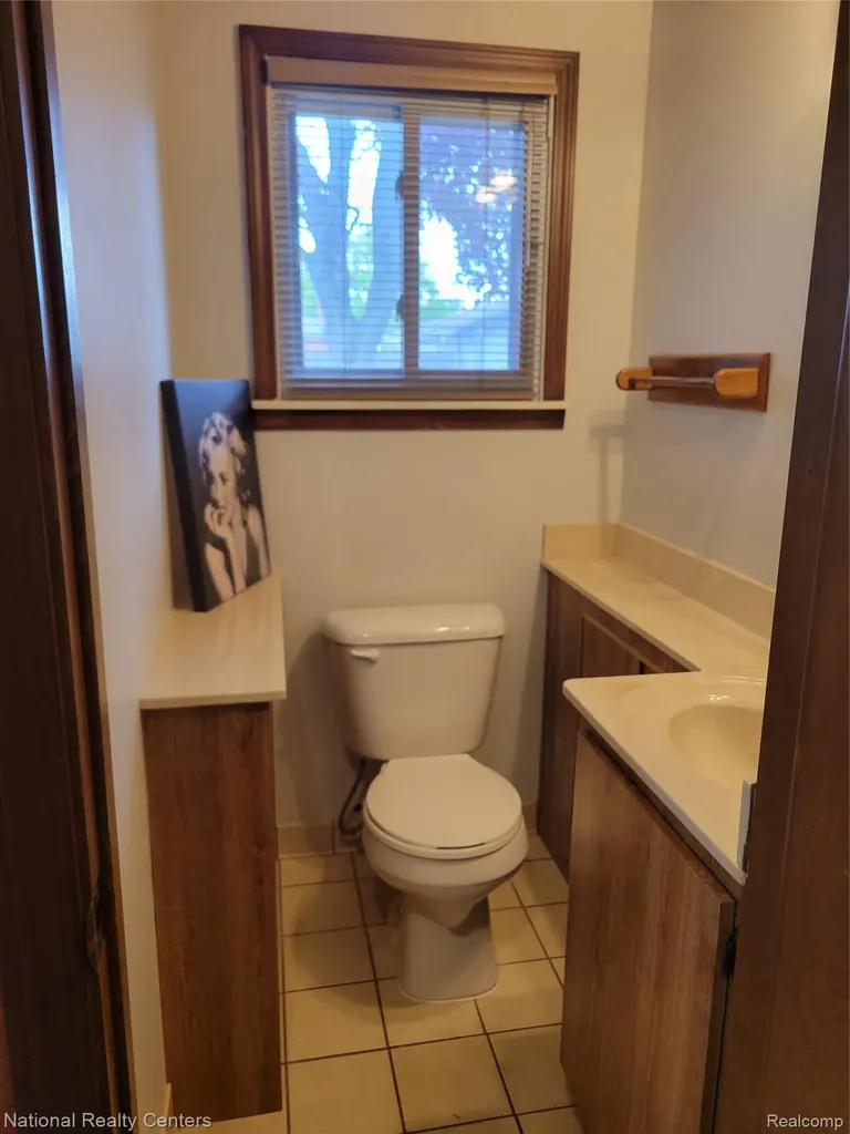 8831 Sioux Redford Charter Township MI 48239