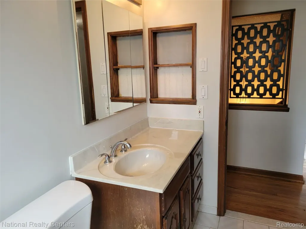 8831 Sioux Redford Charter Township MI 48239