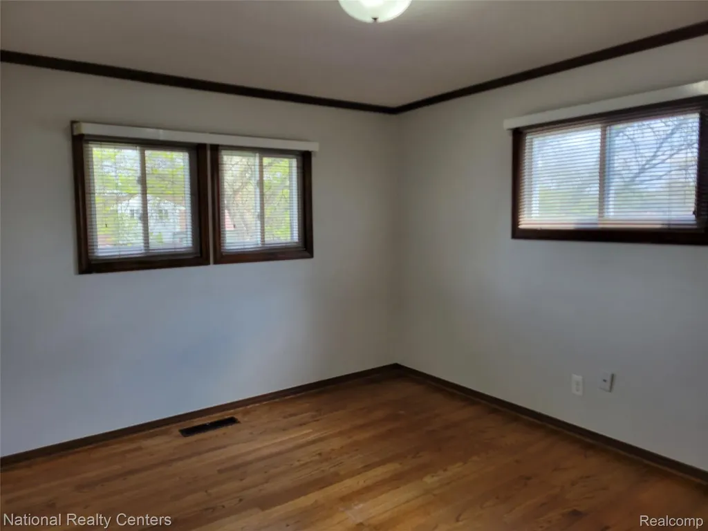 8831 Sioux Redford Charter Township MI 48239