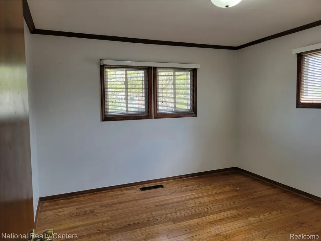 8831 Sioux Redford Charter Township MI 48239