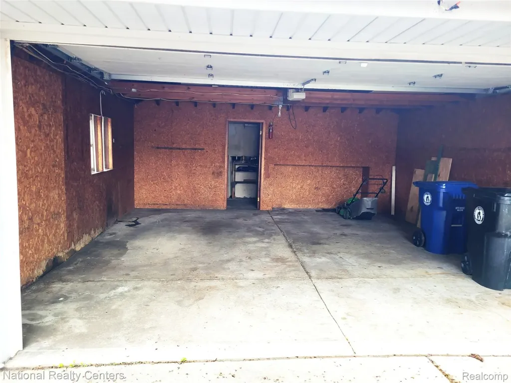 8831 Sioux Redford Charter Township MI 48239