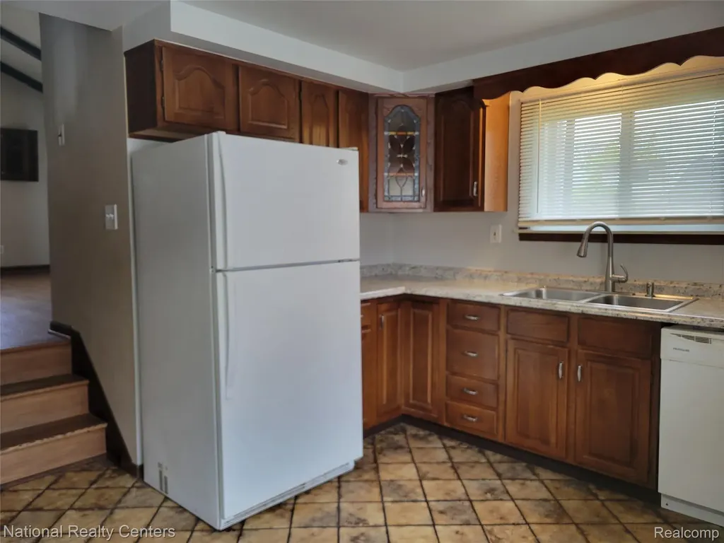 8831 Sioux Redford Charter Township MI 48239