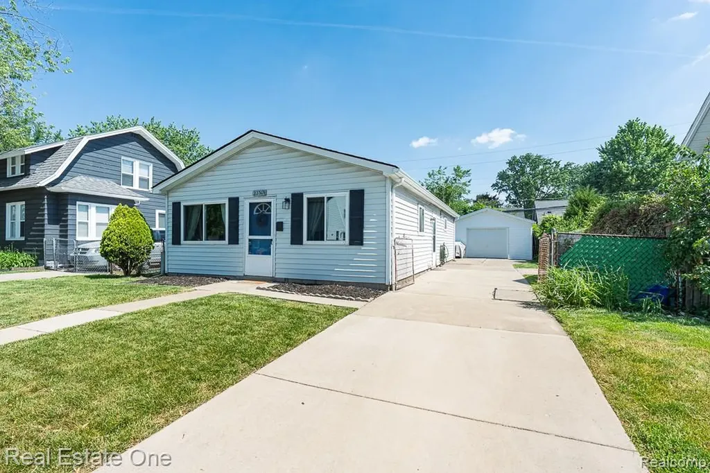 22505 Hanson Court St. Clair Shores City MI 48080