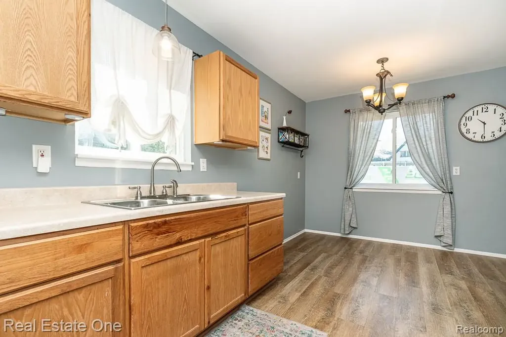 22505 Hanson Court St. Clair Shores City MI 48080
