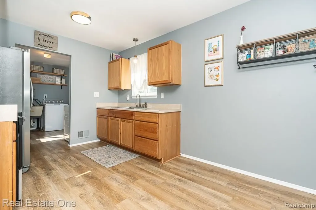 22505 Hanson Court St. Clair Shores City MI 48080