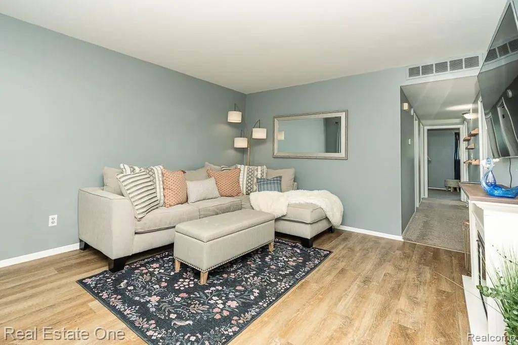 22505 Hanson Court St. Clair Shores City MI 48080