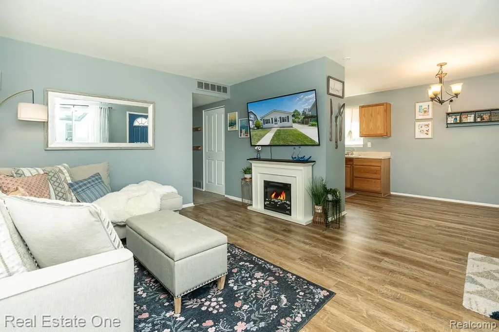 22505 Hanson Court St. Clair Shores City MI 48080