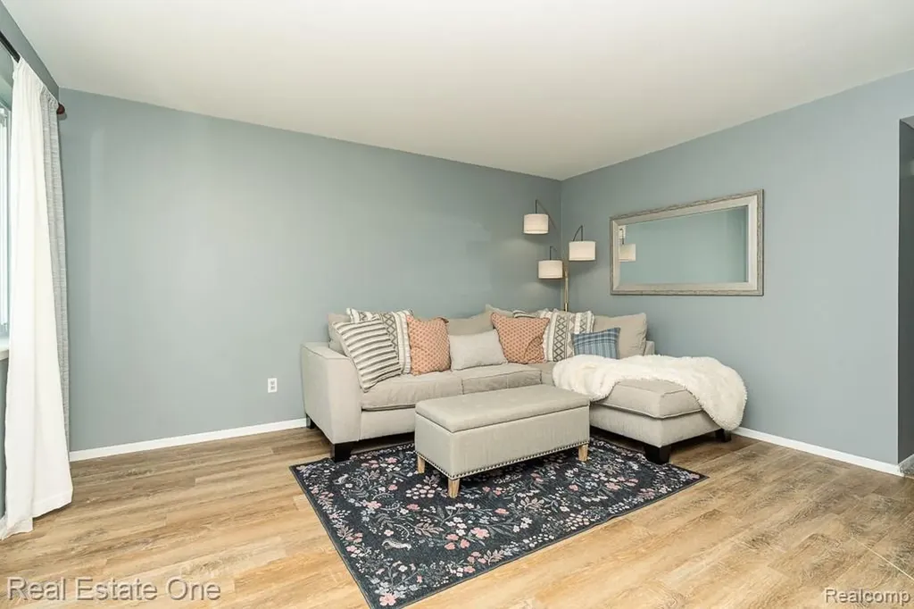 22505 Hanson Court St. Clair Shores City MI 48080