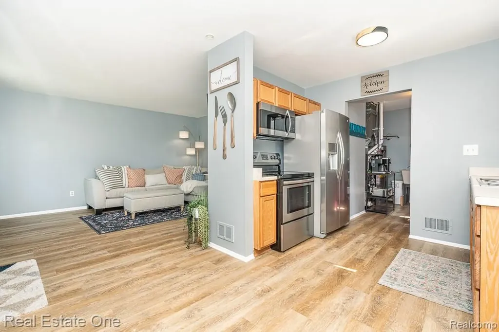 22505 Hanson Court St. Clair Shores City MI 48080