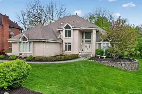 28959 Augusta Farmington Hills City MI 48331