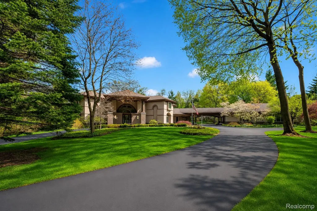 1800 Tiverton Road Bloomfield Hills City MI 48304