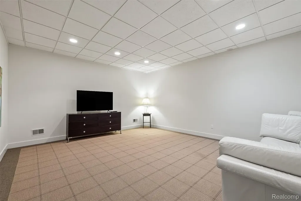 1800 Tiverton Road Bloomfield Hills City MI 48304