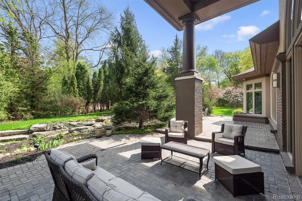1800 Tiverton Road Bloomfield Hills City MI 48304