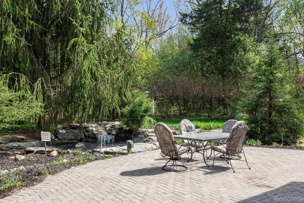 1800 Tiverton Road Bloomfield Hills City MI 48304